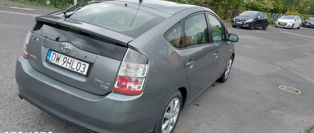 Toyota Prius cena 16000 przebieg: 249763, rok produkcji 2004 z Wrocław małe 37
